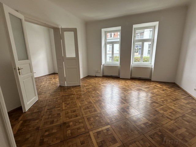großes Durchgehzimmer