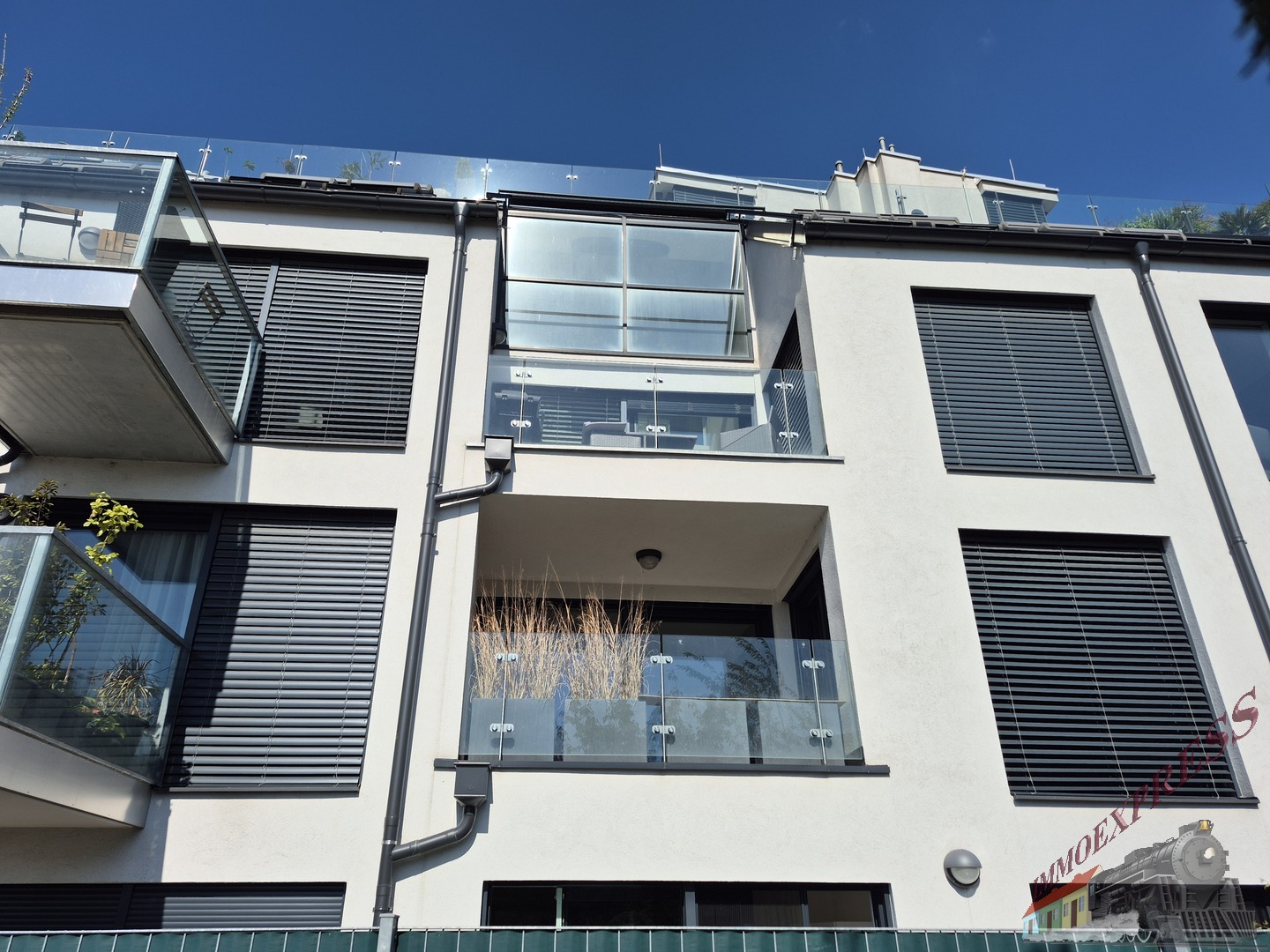 Modern wohnen mit sonniger Loggia & Garagenplatz in Top-Lage