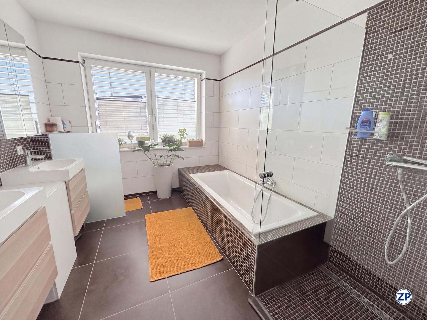 Passivhaus mit beheiztem Pool, Dachterrasse und separater Ordination ? unverbaubarer Gr�nblick /  / 2333&nbsp;Leopoldsdorf bei Wien / Bild 4