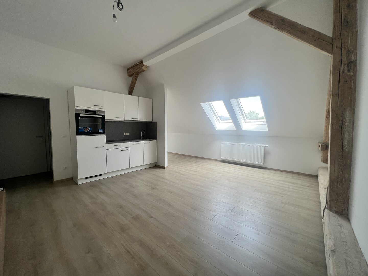 Charmante Dachgeschosswohnung neu ausgebaut 2023 Sommer, vermietet unbefristet