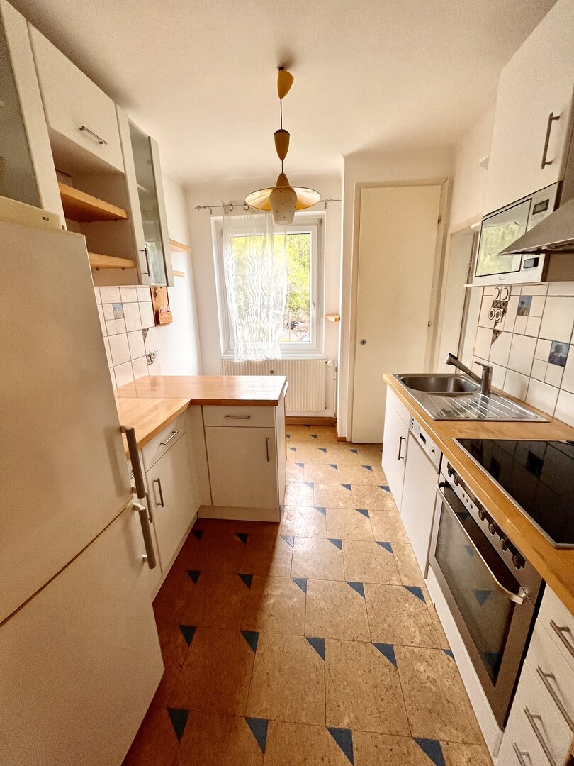 ab 15.11.2027 - MedUni / LKH NÄHE: 2 Zimmerwohnung mit Balkon im 4. Stock ohne Lift - Weitblick