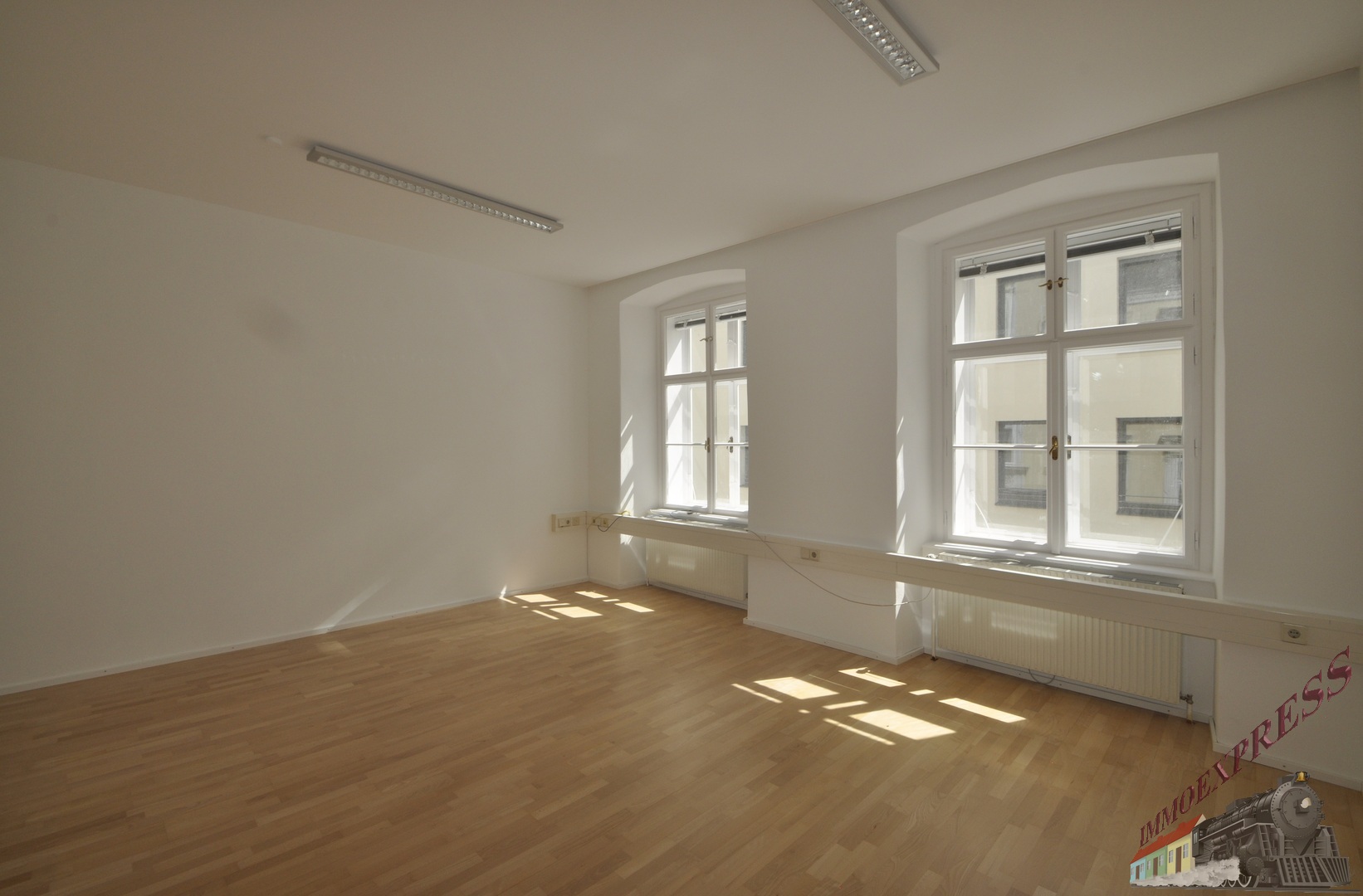 Revitalisiertes barrierefreies Büro sehr zentral in der St. Pöltner City gelegen - Ideal als Kanzlei für Rechtsanwälte oder Steuerberater geeignet.