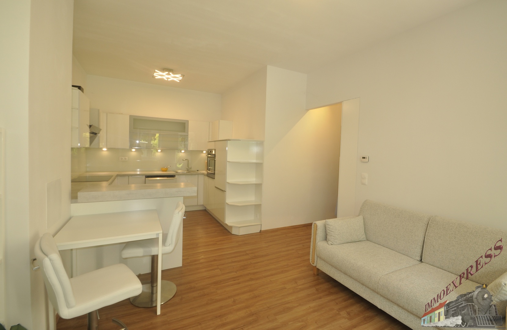 Studenten aufgepasst! Modern möblierte Neubauwohnung mit Garten zwischen Fachhochschule (FH) und Hauptbahnhof