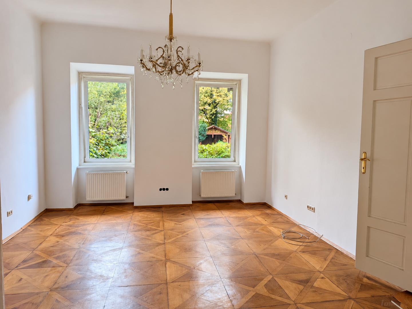 Graz - Geidorf: Charmante Altbau Wohnung mit Eigengarten